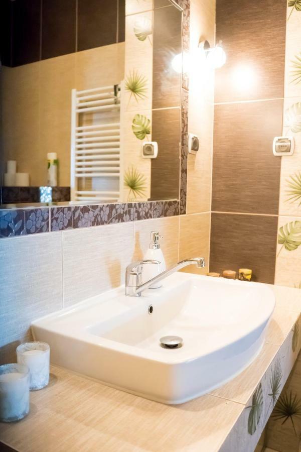 Rainbow Z Prywatnym Parkingiem Apartment Bielsko-Biała Ngoại thất bức ảnh
